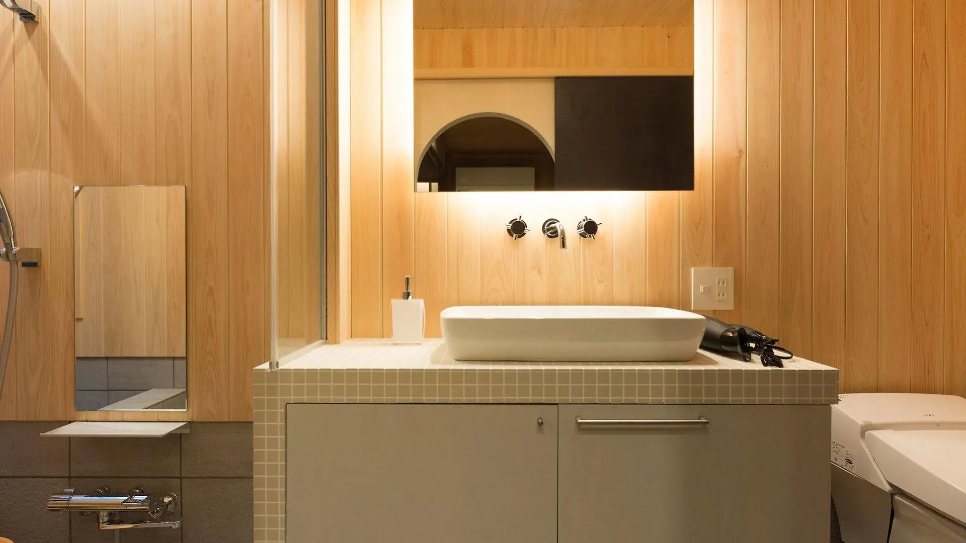 'Kakishibu-An' Machiya Holiday House 2*, Kyoto Japan